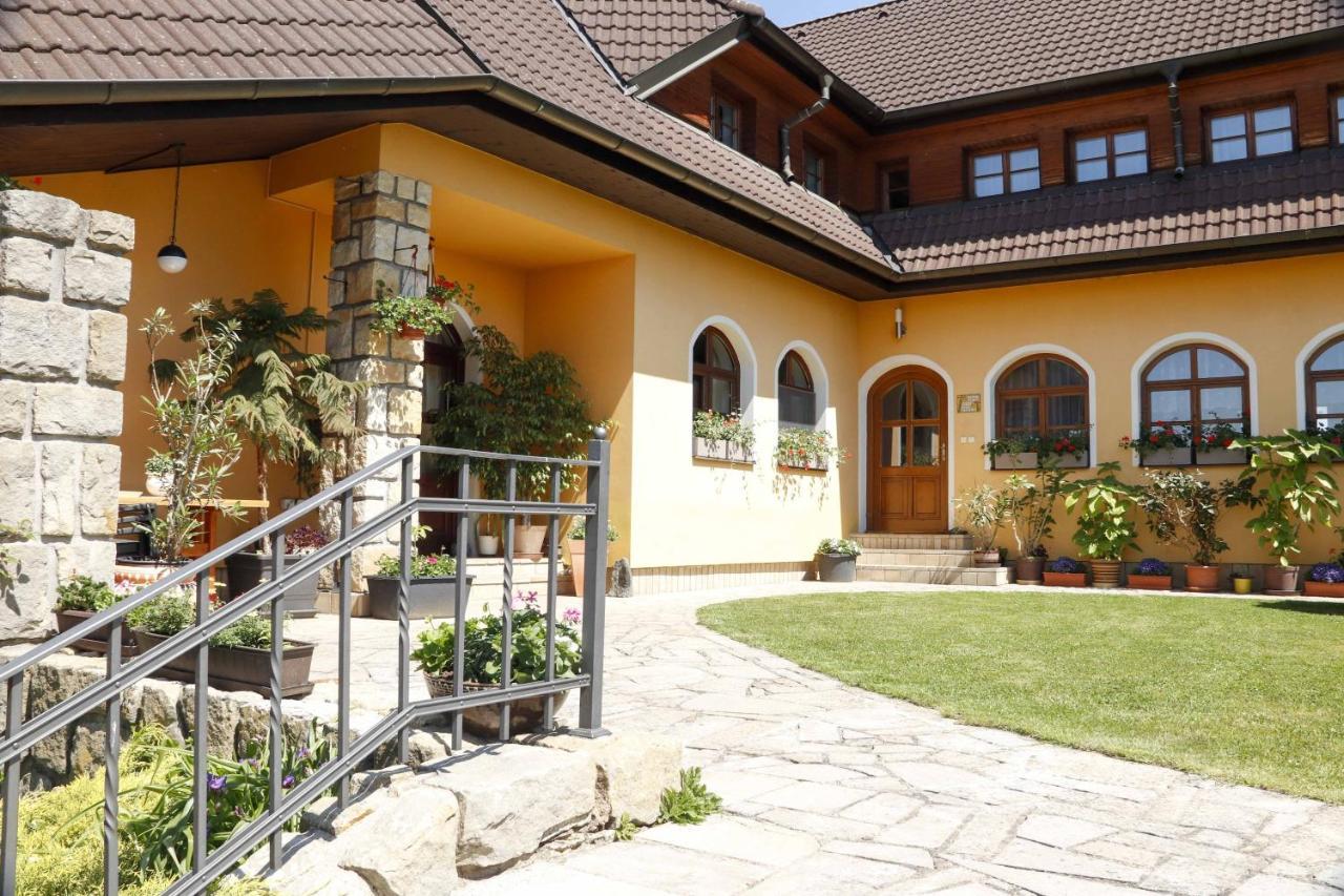 apartmán u Vágnera Dvůr Králové nad Labem Exterior foto